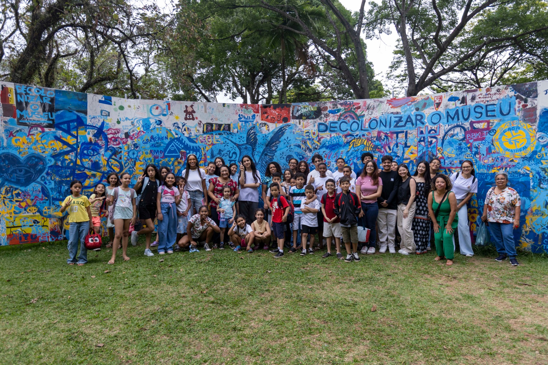 Grupo de jovens e educadores do Juntos pelo Capão